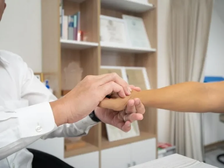 a spine clinic consult-4